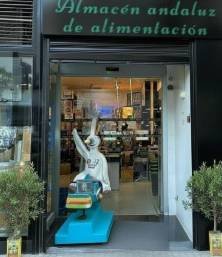 Almacén andaluz de alimentación Andalubox en Sevilla con productos gourmet andaluces e internacionales